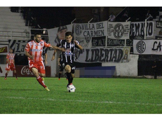 Tercer triunfo al hilo