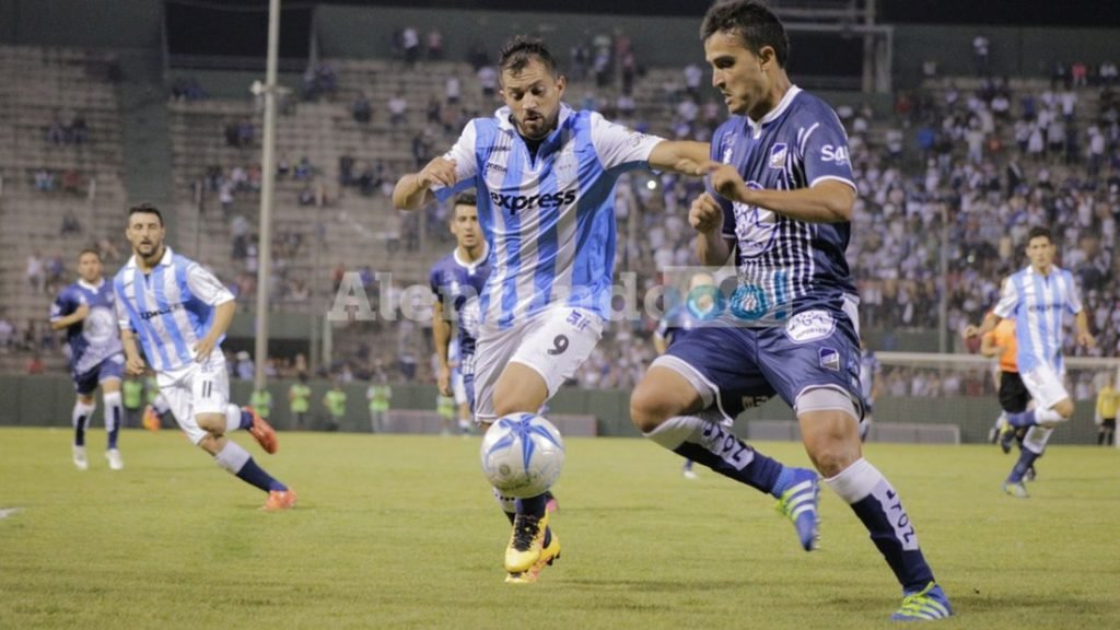 El Albo le arrebató la victoria al Santo en el final del clásico