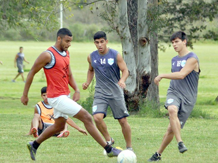 Con ausencias importantes, Gimnasia se presenta en Las Parejas
