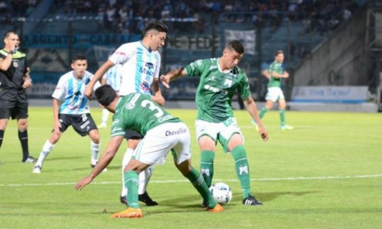 Ferro busca recuperar la punta