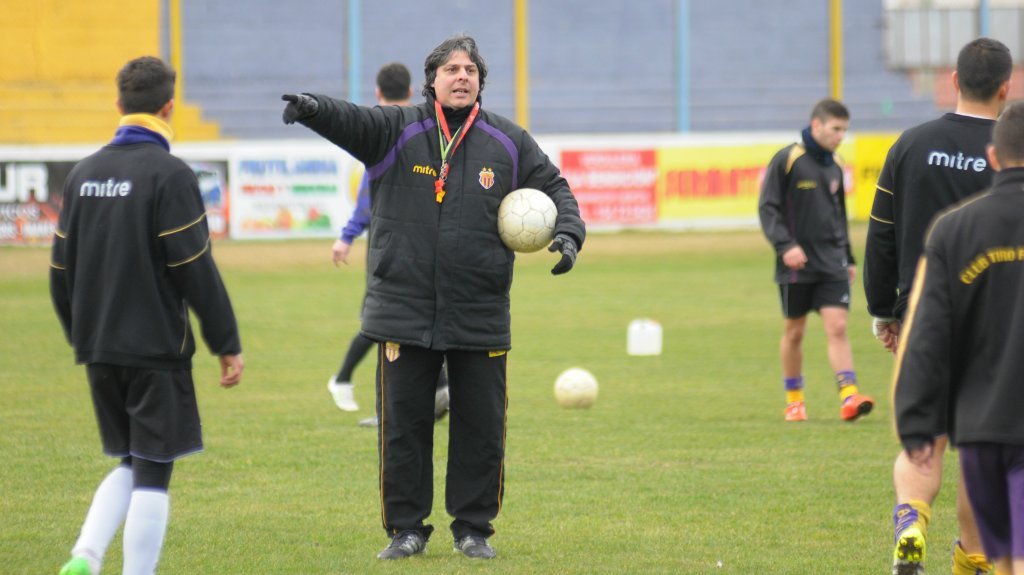 Marcelo Messina no seguirá como DT de Jorge Newbery de Junín