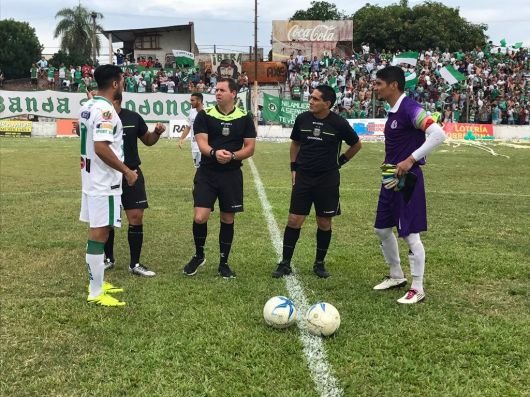 Mandiyú sorteó los penales y clasificó a las semifinales