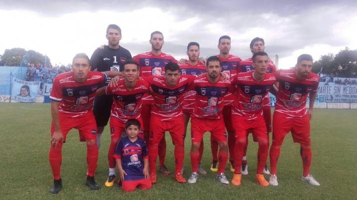 Estudiantes de Rio Cuarto goleó a Guemes y pasó a semifinales