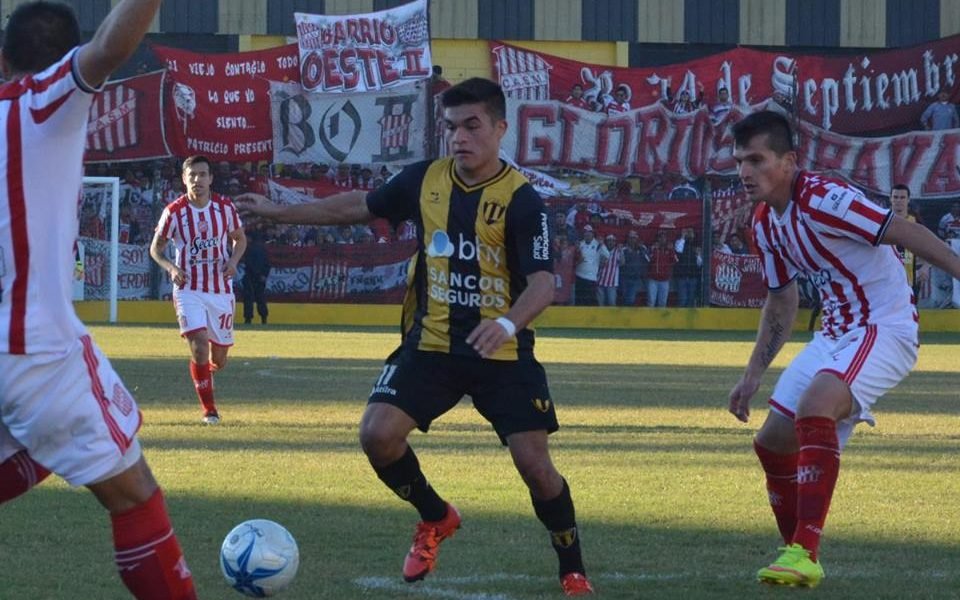Triverio: «Los clásicos se juegan con el cuchillo entre los dientes»