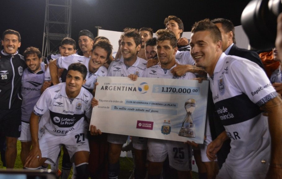 Gimnasia La Plata venció a San Lorenzo por penales y será rival de River