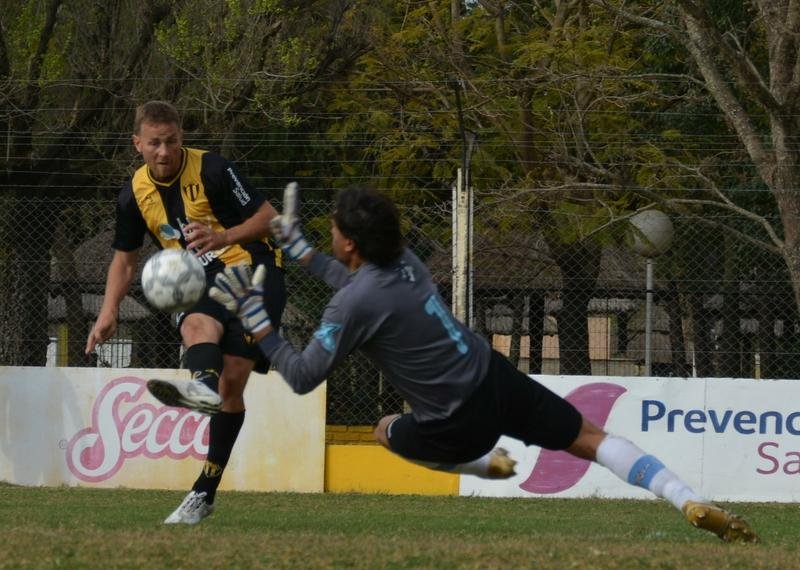 Libertad jugó mal y perdió con Gimnasia en Sunchales