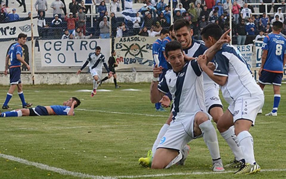 Villegas: «La única solución es jugar a puertas cerradas, no queda otra»