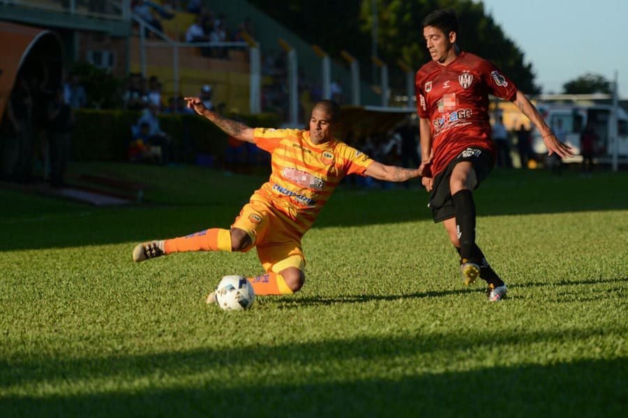 Central Córdoba y Crucero no pasaron del empate