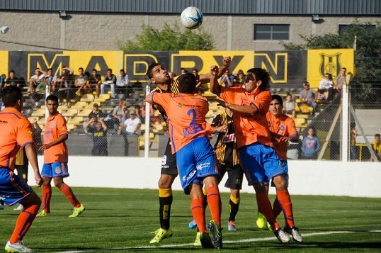 Empate en Madryn y Roca que benefició más al Naranja