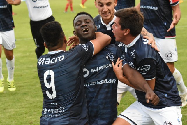 Independiente Rivadavia logró un milagroso empate ante San Martín