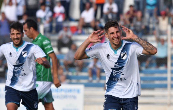 La «Banda» ganó, gustó y goleó a Ferro