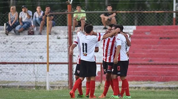 Goleada del Rojo Neuquino ante Villa Mitre