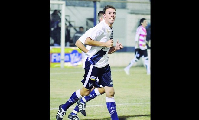 Kummer, segundo refuerzo del Rojo Neuquino