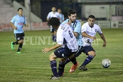 Atenas arrancó el año goleando en un amistoso