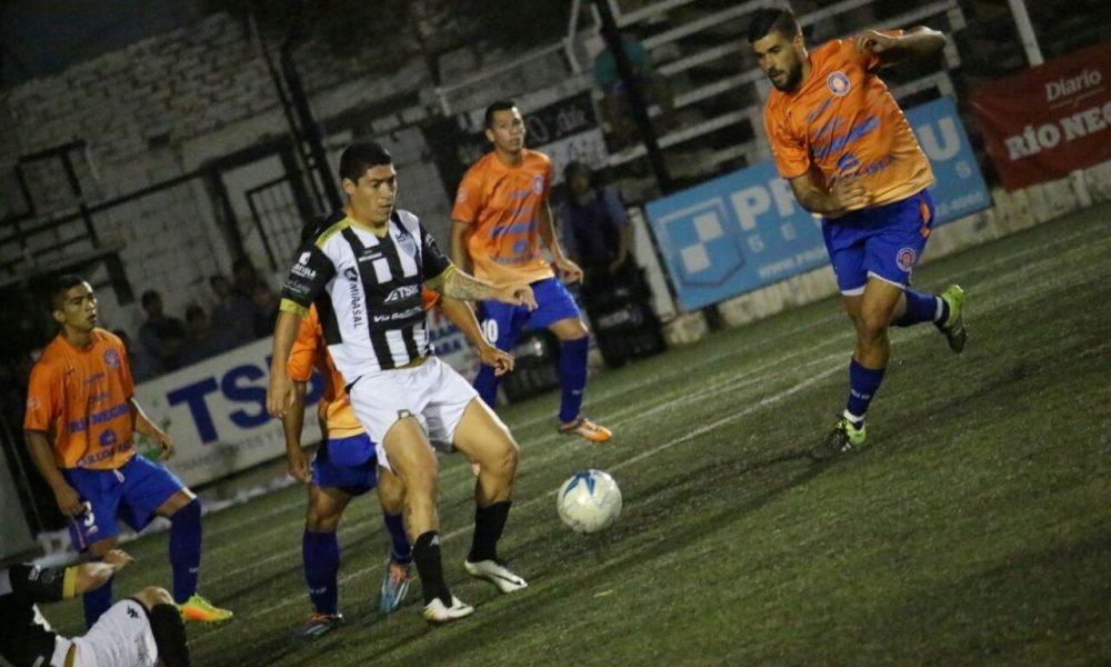 Cipolletti y Deportivo Roca igualaron por la Copa Canal 10