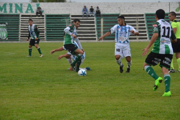 Germinal se impuso en el partido de ida