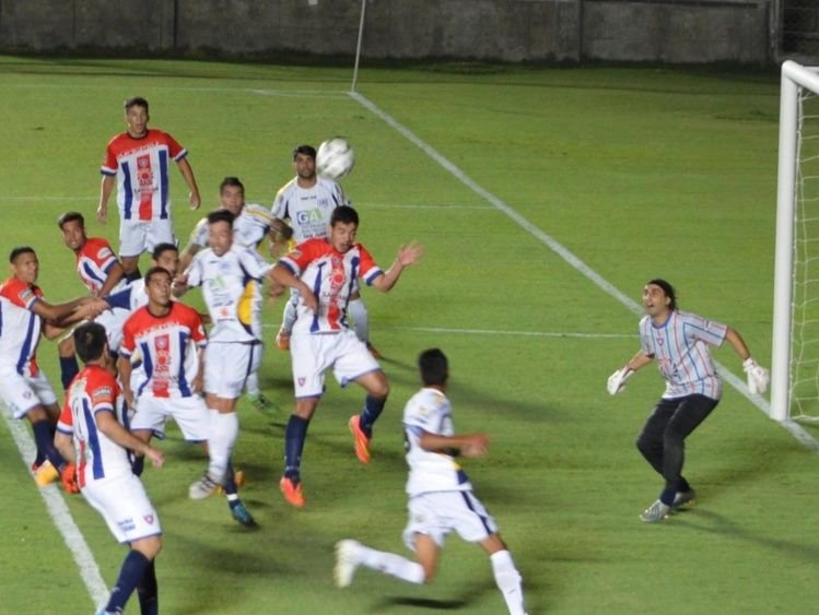 En el duelo de sanjuaninos por Copa Argentina, Peñarol derrotó 2-1 a Colón Junior