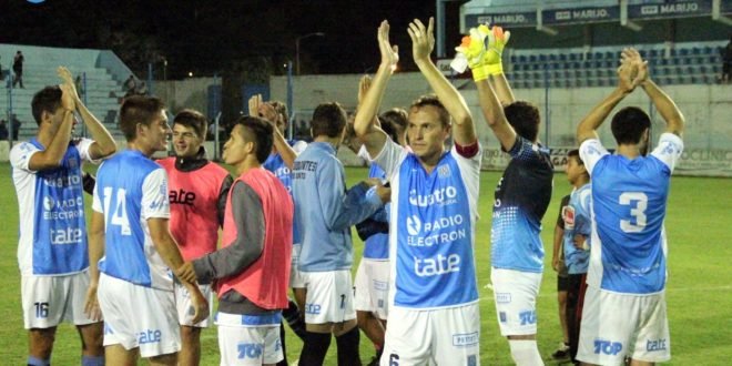 Estudiantes aplastó a Tiro Federal de Morteros y sigue en la copa