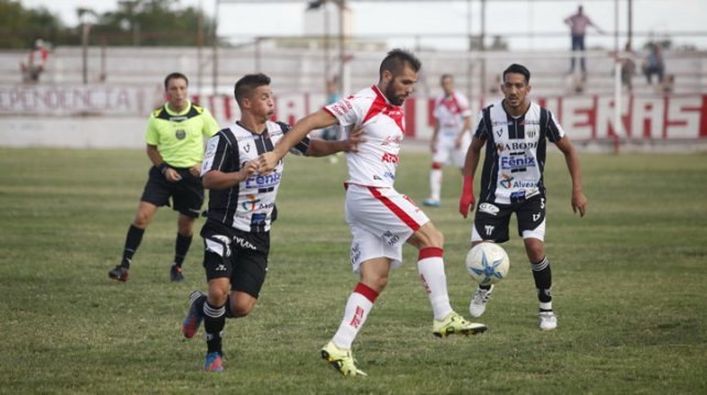 Mendez: » En un descuido nos embocaron. Tengo fe en el equipo para la vuelta»