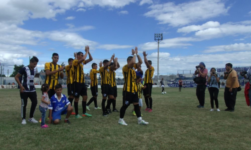 El banderín le dio alas al cuervo
