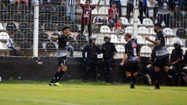 Central Córdoba goleó a Ferro en el Oeste y acrecienta su ilusión