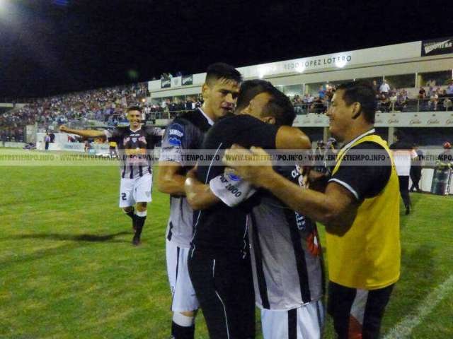 For Ever se adueñó del primer clásico