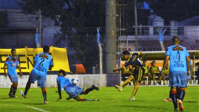 Santamarina extendió su buen momento al superar a Brown de Adrogué