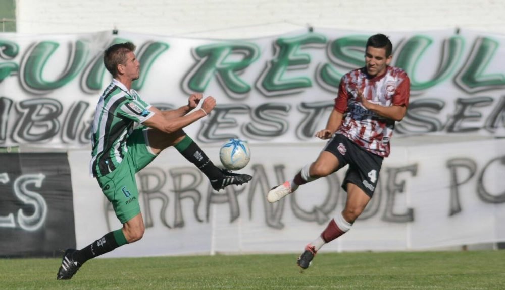 Villa Mitre y Defensores igualaron sin goles