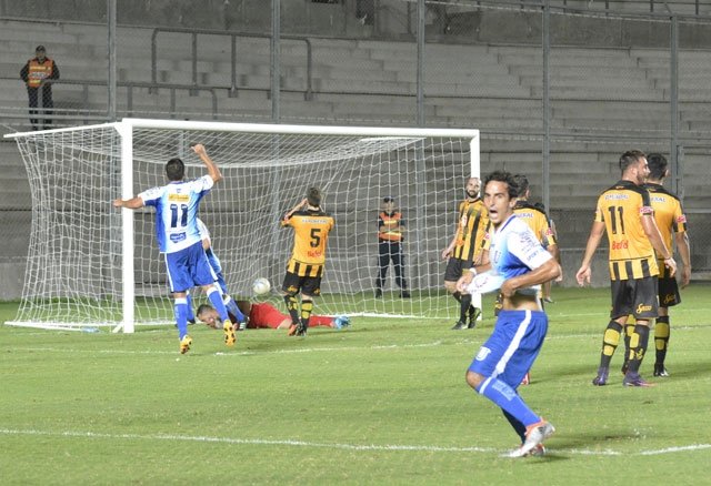 Con dos golazos, Unión sigue arriba