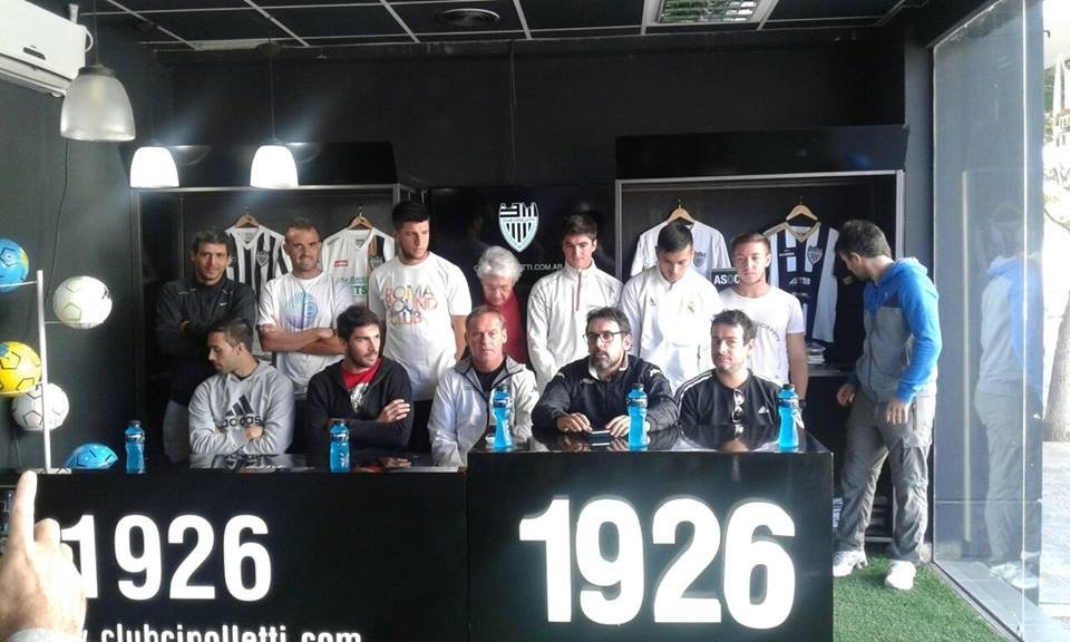 Lo pidieron los jugadores y Homman sigue como DT