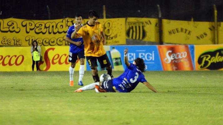 Gimnasia venció al Aurinegro en Santiago para terminar arriba de todos