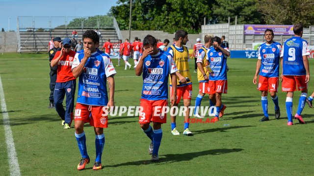 Atlético Paraná cayó ante Argentinos y se complica cada vez más con el descenso
