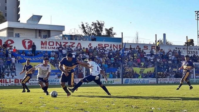 Atenas ganó el partido de ida ante Almirante Brown