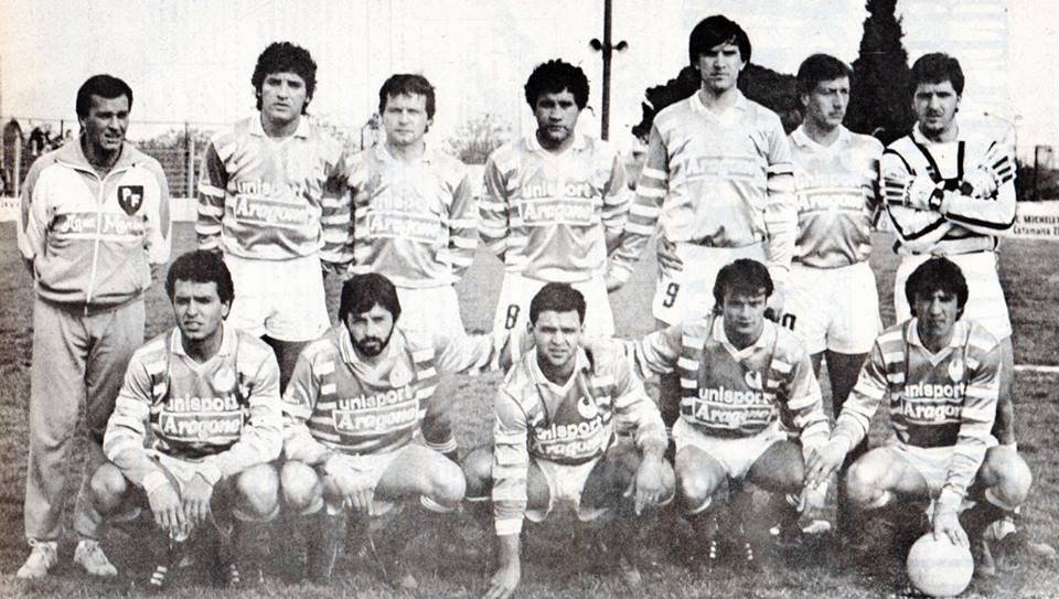 Pueblo chico, clubes grandes