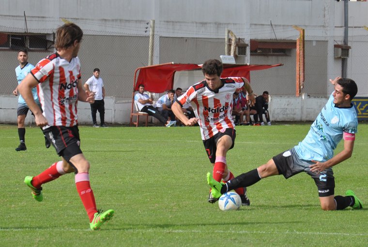 Rivadavia mordió un empate