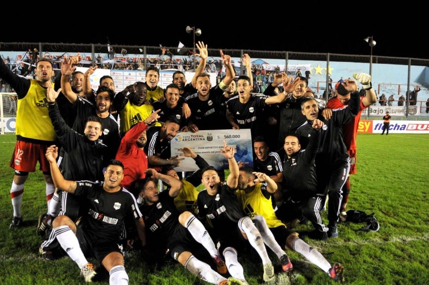 Riestra eliminó a Tigre por penales y será rival de Rosario Central en 16avos