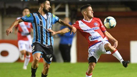 Argentinos no pudo con Almagro y Brown se acerca