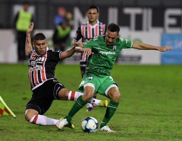 Amargo empate entre Ferro y Chacarita
