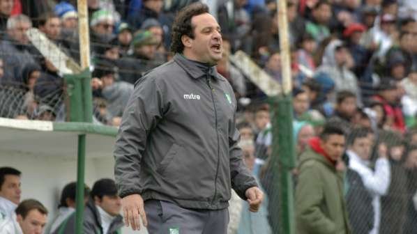 Villa Mitre oficializó la llegada de Mungo como entrenador
