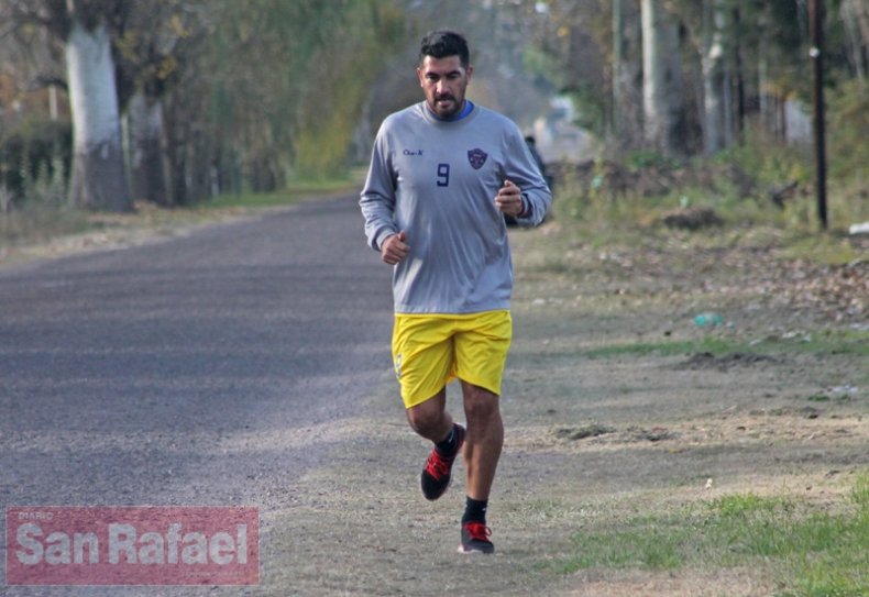 Ferreyra: «Es un plantel joven y los más grandes debemos hacerles aprender distintas cosas”