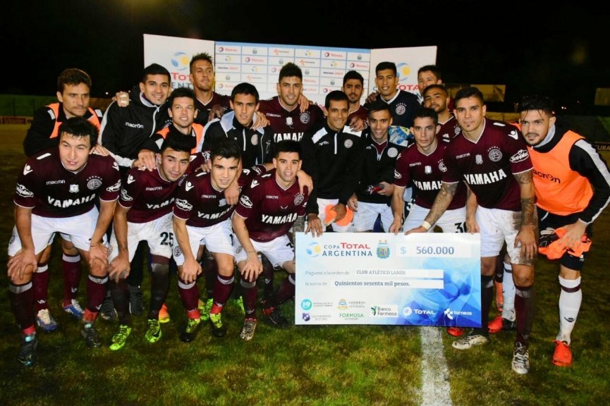 Lanús goleó a Sportivo Barracas con tres tantos de José Sand
