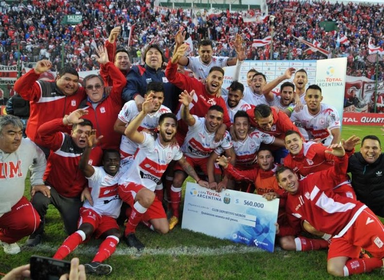 Deportivo Morón venció a Patronato y extendió su buen momento a la Copa