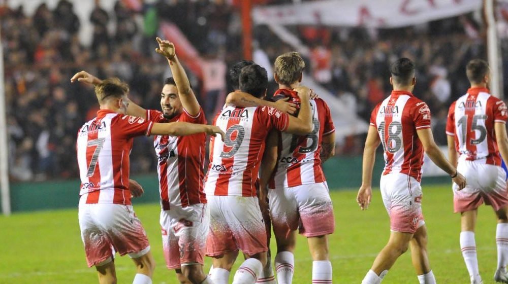 Instituto lo ganó por cabeza dura y no se rinde