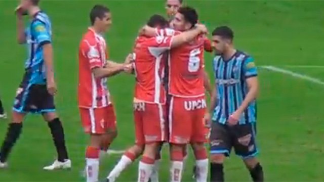 Atlético Paraná derrotó a Almagro en el Pedro Mutio