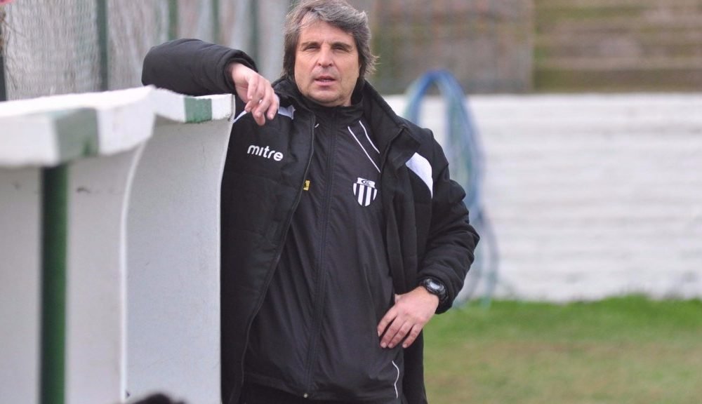 El Chivo se quedó sin entrenador