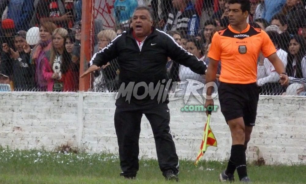 Huracán Las Breñas se quedó sin entrenador y podría reemplazarlo el presidente