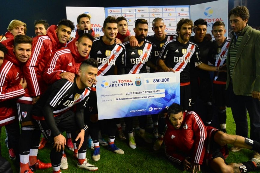River se impuso con holgura ante Instituto y avanzó a los Octavos