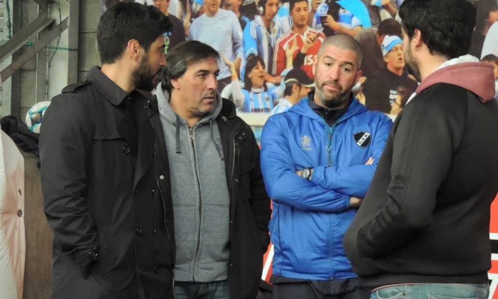 Facundo Moyano recorrió la Villa Deportiva y fue al entrenamiento de Alvarado