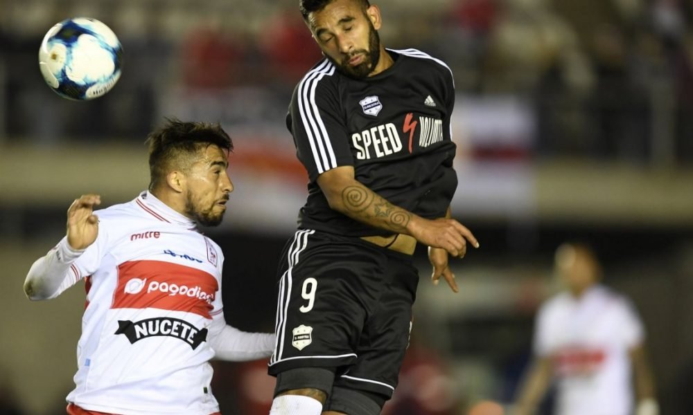 Riestra debutó con victoria y con un nuevo escándalo