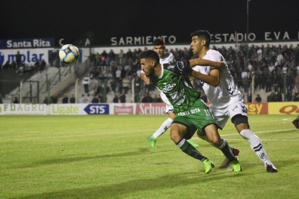 Sarmiento y Quilmes empataron sin goles en el Eva Perón